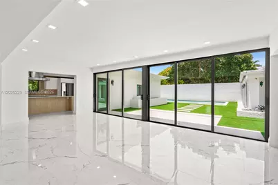 112 E 1st Ct, Miami Beach, FL 33139 - Photo 20