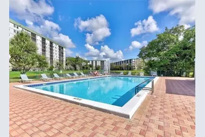 2200 S Cypress Bend Dr #204, Pompano Beach, FL 33069 - Photo 18