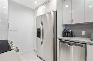 3625 N Country Club Dr, Aventura, FL 33180 - Photo 16