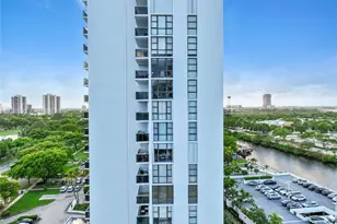 3625 N Country Club Dr, Aventura, FL 33180 - Photo 40