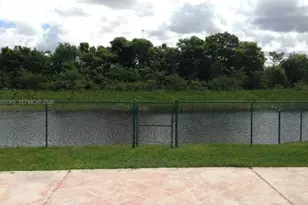 1433 NW 153rd Ave, Pembroke Pines, FL 33028 - Photo 16