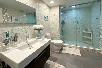 2000 N Bayshore Dr #614, Miami, FL 33137 - Photo 14