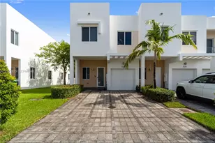 10265 NW 72nd Terrace, Doral, FL 33178 - Photo 2