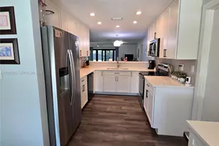 12051 Suellen Cir, Wellington, FL 33414 - Photo 2