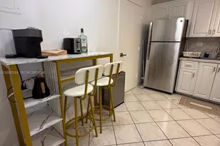 6039 Collins Ave, Miami Beach, FL 33140 - Photo 8