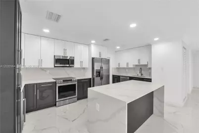 317 NW 27th St, Wilton Manors, FL 33311 - Photo 16