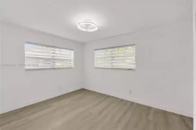 317 NW 27th St, Wilton Manors, FL 33311 - Photo 18