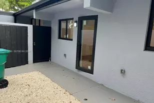 16349 Ravenwood Pl, Miami Lakes, FL 33014 - Photo 14