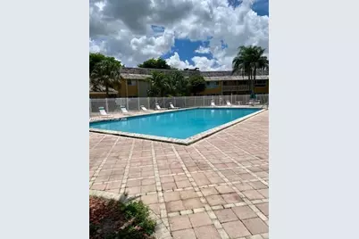 7470 Miami Lakes Dr #B208, Miami Lakes, FL 33014 - Photo 20