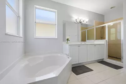977 NE 37th Pl, Homestead, FL 33033 - Photo 14