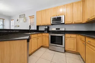 977 NE 37th Pl, Homestead, FL 33033 - Photo 8