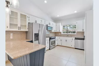 731 Sistina Av #0, Coral Gables, FL 33146 - Photo 12