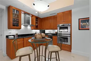 21200 Point Pl, Aventura, FL 33180 - Photo 12