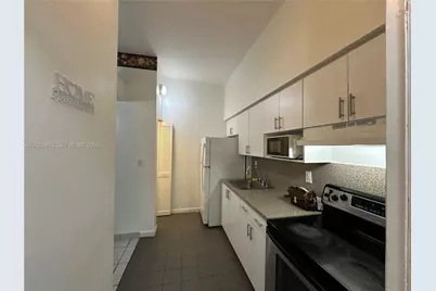 7420 W 20th Ave #446, Hialeah, FL 33016 - Photo 4