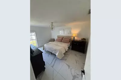 7443 Twin Sabal Dr, Miami Lakes, FL 33014 - Photo 10