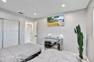 6761 Allen St, Hollywood, FL 33024 - Photo 8