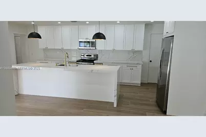 9939 NW 19th St, Coral Springs, FL 33071 - Photo 2