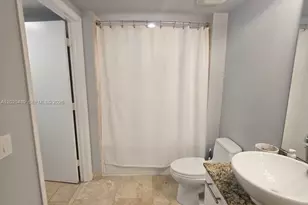 41 SE 5th St, Miami, FL 33131 - Photo 8