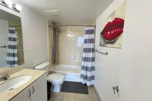 1750 N Bayshore Dr, Miami, FL 33132 - Photo 20