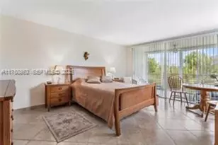 3800 Oaks Clubhouse Dr, Pompano Beach, FL 33069 - Photo 4
