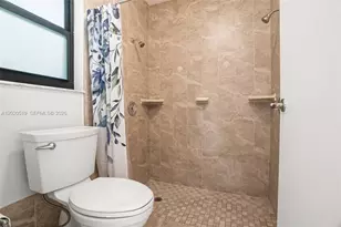 1070 Cedar Creek Way, Davie, FL 33325 - Photo 14
