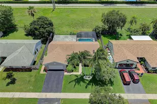 1070 Cedar Creek Way, Davie, FL 33325 - Photo 36