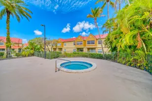 18326 NW 68th Ave, Hialeah, FL 33015 - Photo 32
