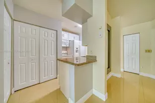 18326 NW 68th Ave, Hialeah, FL 33015 - Photo 20