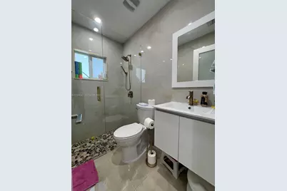 335 W 50th St, Hialeah, FL 33012 - Photo 10