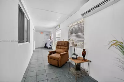 7100 NW 1st Ter, Miami, FL 33126 - Photo 24