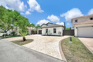 7868 NW 194th St, Hialeah, FL 33015 - Photo 10