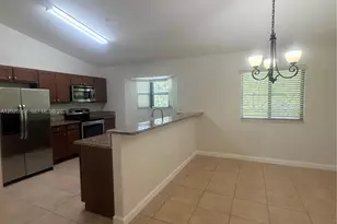 22421 SW 88th Pl, Cutler Bay, FL 33190 - Photo 6