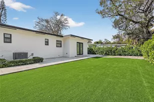 53 NW 68th St, Miami, FL 33150 - Photo 22