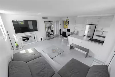 301 Jefferson Ave #4E, Miami Beach, FL 33139 - Photo 1