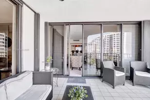 520 Brickell Key Dr, Miami, FL 33131 - Photo 6