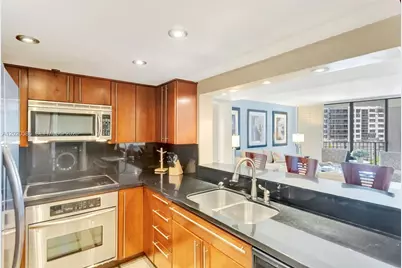 520 Brickell Key Dr #A914, Miami, FL 33131 - Photo 14