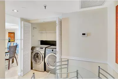 520 Brickell Key Dr #A914, Miami, FL 33131 - Photo 18