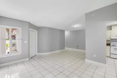 8423 SW 209th St, Cutler Bay, FL 33189 - Photo 4
