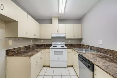 8423 SW 209th St, Cutler Bay, FL 33189 - Photo 6