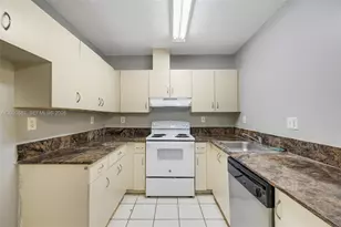 8423 SW 209th St, Cutler Bay, FL 33189 - Photo 6