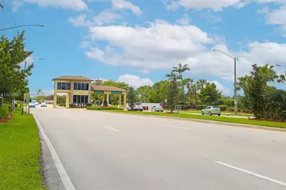 900 SW 142nd Ave #115L, Pembroke Pines, FL 33027 - Photo 58