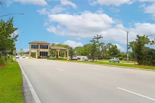 900 SW 142nd Ave, Pembroke Pines, FL 33027 - Photo 58