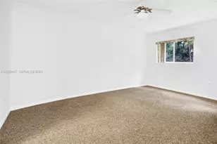 900 SW 142nd Ave, Pembroke Pines, FL 33027 - Photo 20