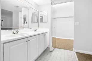 900 SW 142nd Ave, Pembroke Pines, FL 33027 - Photo 22