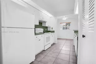 900 SW 142nd Ave, Pembroke Pines, FL 33027 - Photo 4