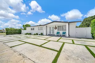 10202 SW 33rd St, Miami, FL 33165 - Photo 2