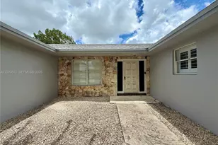 11541 SW 97th St, Miami, FL 33176 - Photo 2