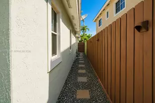 3496 NE 3rd Dr, Homestead, FL 33033 - Photo 28