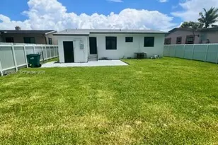 12020 W Golf Dr, Miami, FL 33167 - Photo 36