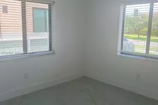12020 W Golf Dr, Miami, FL 33167 - Photo 18